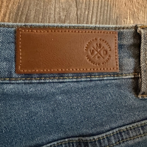 Vero Moda Denim Shorts - Picture 4 of 4